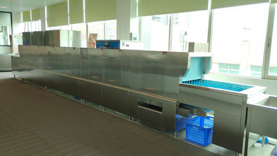 China Low Water Consumption Flight Type Dishwasher With Hi - Tech Computer Controller supplier