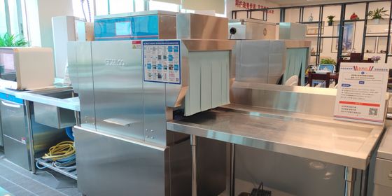 China High Cleaning Effect Rack Conveyor Dishwasher With Anti Blocking Nozzle supplier