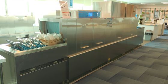 China Energy Efficient Commercial Dishwasher For Hotels , Conveyor Dish Machine supplier